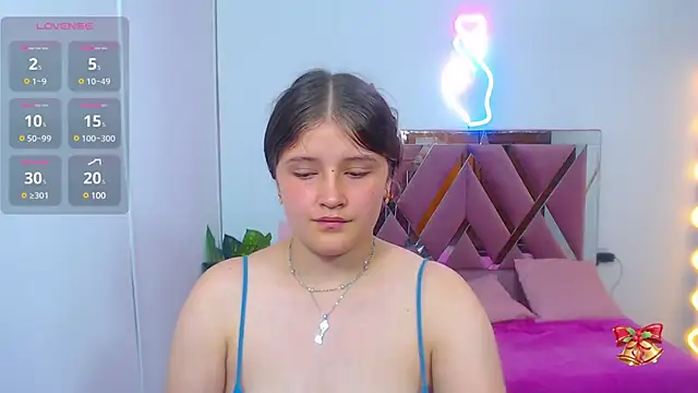 Snapshot of Krysstal_tay chatting on December 18, 2024, 6:14 pm Krysstal tay online show from December 18, 2024, 6:14 pm