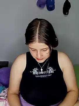 Snapshot of Krysstal_tay chatting on February 6, 2025, 10:21 pm Krysstal tay online show from February 6, 2025, 10:21 pm