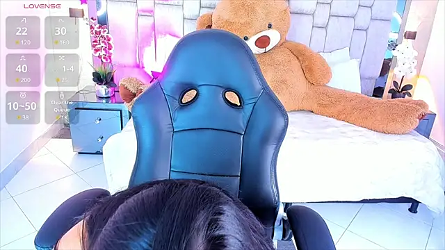  SofiaCortez  online show from December 8, 2024, 3:35 pm