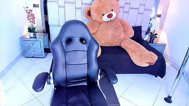  SofiaCortez  online show from December 16, 2024, 11:55 am