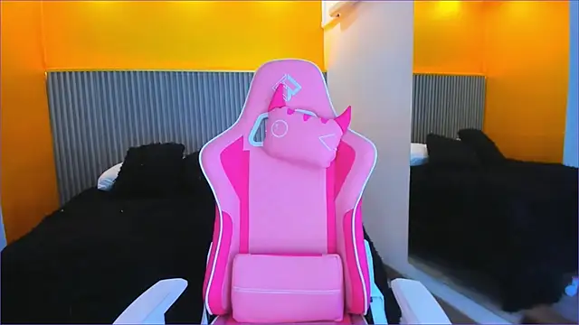  SofiaCortez  online show from January 6, 2025, 3:19 pm