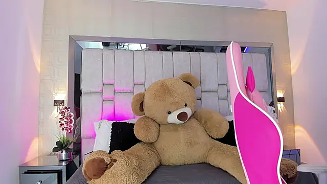  SofiaCortez  online show from January 14, 2025, 12:03 pm