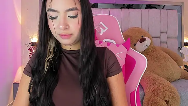  SofiaCortez  online show from February 19, 2025, 12:22 pm