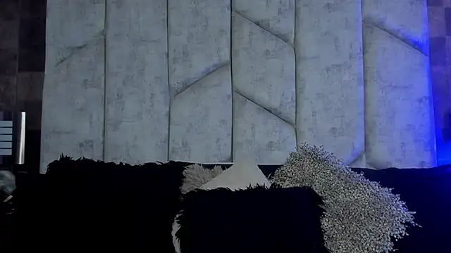 MoniicaRocha  online show from December 24, 2024, 1:06 am