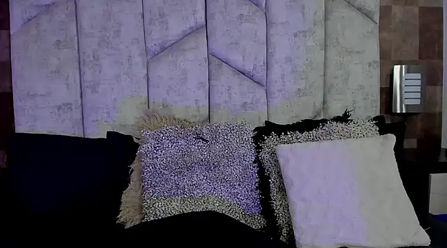 MoniicaRocha  online show from January 24, 2025, 4:59 am