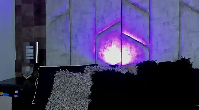 MoniicaRocha  online show from February 7, 2025, 7:49 pm