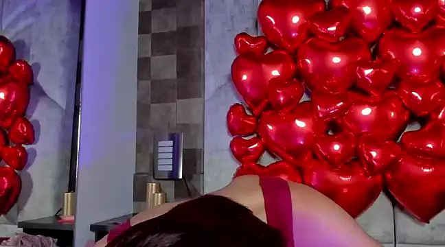 MoniicaRocha  online show from February 11, 2025, 11:01 pm