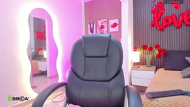 natasha  jackson online show from February 17, 2026, 3:29 pm