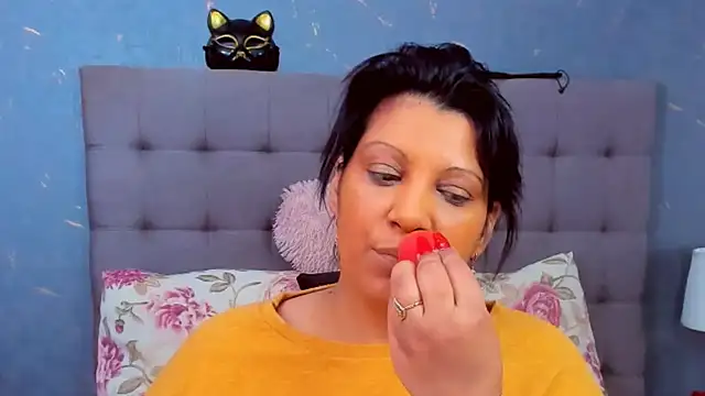 AmyCubes online show from February 11, 2025, 4:44 am