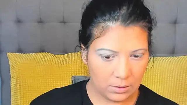 AmyCubes online show from February 12, 2026, 8:42 am