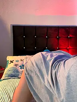 Kitty arts online show from November 13, 2025, 7:46 pm