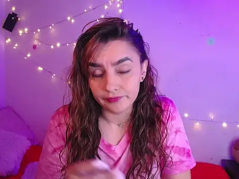 Lu perez online show from November 10, 2025, 6:07 pm