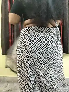 Snapshot of bhuvana555 chatting on September 26, 2025, 5:28 pm bhuvana555 online show from September 26, 2025, 5:28 pm