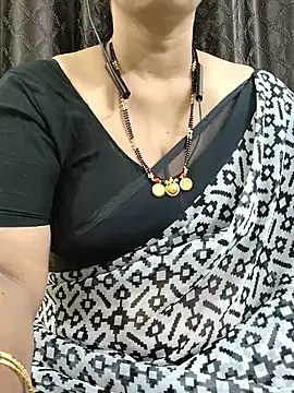 Snapshot of bhuvana555 chatting on September 27, 2025, 6:24 pm bhuvana555 online show from September 27, 2025, 6:24 pm