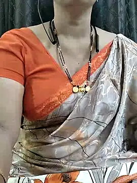 Snapshot of bhuvana555 chatting on September 28, 2025, 5:18 pm bhuvana555 online show from September 28, 2025, 5:18 pm