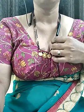 bhuvana555 online show from November 25, 2025, 4:40 pm