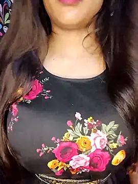 Sreya213 online show from February 24, 2026, 6:28 pm