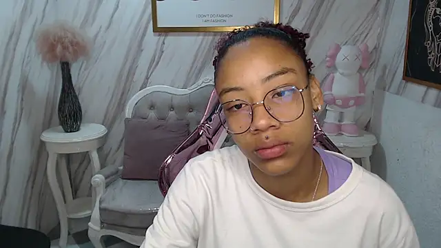 Violeth b online show from February 18, 2025, 12:39 pm