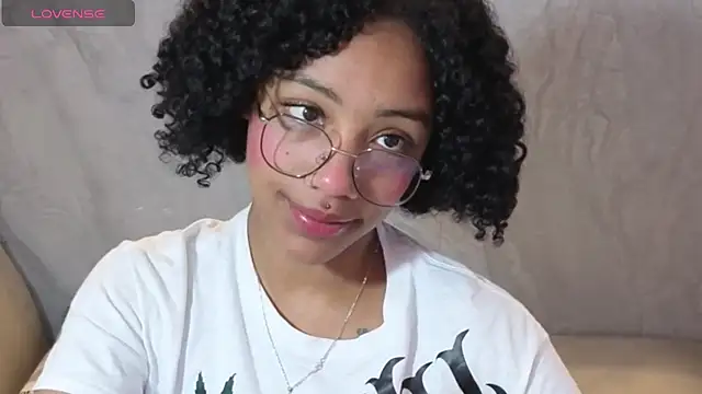 Violeth b online show from October 15, 2025, 12:49 pm