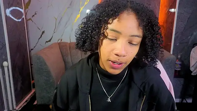 Violeth b online show from November 13, 2025, 12:48 pm