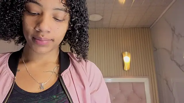 Violeth b online show from December 18, 2025, 12:44 pm