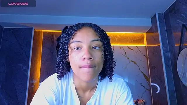 Violeth b online show from June 27, 2026, 1:28 pm