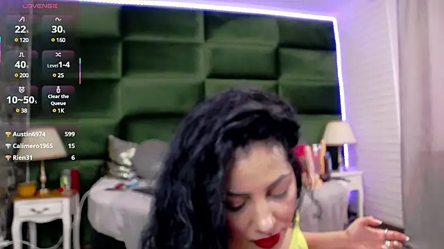 Snapshot of SelenSummer chatting on February 6, 2025, 9:22 am SelenSummer online show from February 6, 2025, 9:22 am