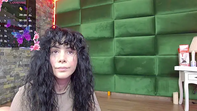 Snapshot of SelenSummer chatting on February 13, 2026, 7:54 pm SelenSummer online show from February 13, 2026, 7:54 pm