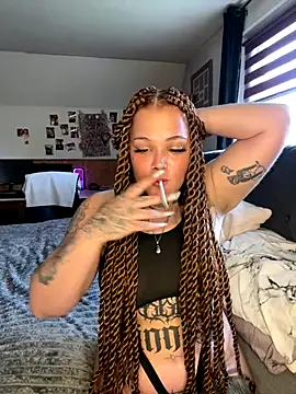 Snapshot of elina_may chatting on September 19, 2025, 9:00 am elina may online show from September 19, 2025, 9:00 am