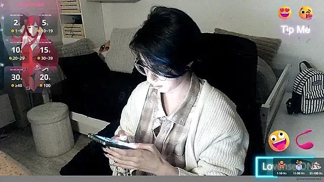 LisandreLaVenale online show from December 13, 2024, 9:20 pm