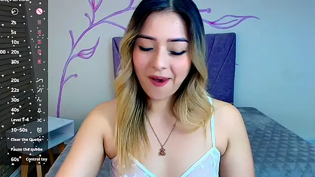 DahliaMoore online show from December 14, 2024, 4:31 pm