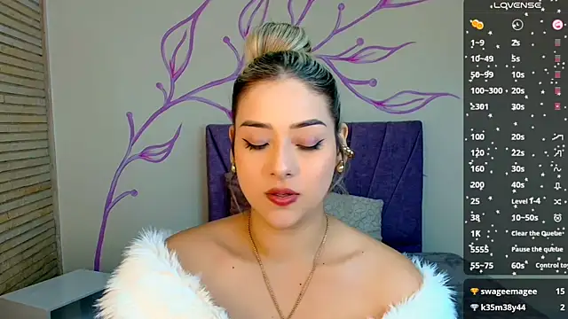 DahliaMoore online show from December 27, 2024, 3:59 pm