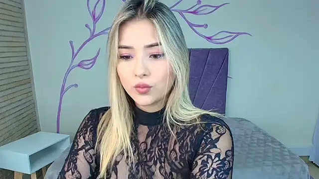 DahliaMoore online show from February 4, 2025, 8:17 pm