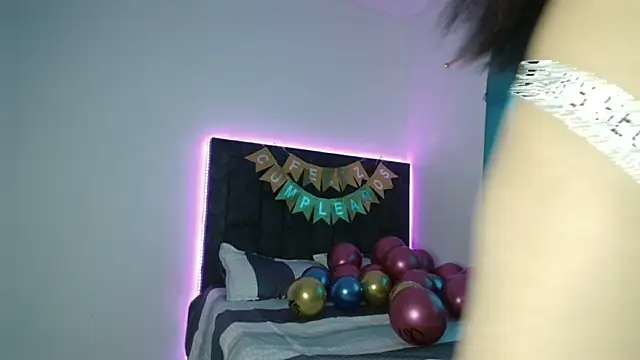 Snapshot of IssabellaLopez chatting on November 14, 2025, 12:15 pm IssabellaLopez online show from November 14, 2025, 12:15 pm