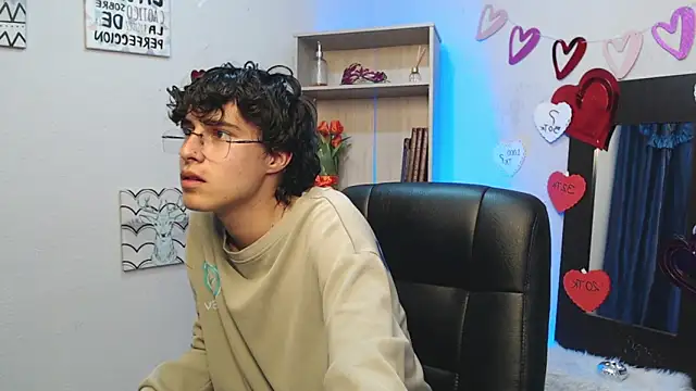 Jeam hot online show from March 3, 2025, 9:05 pm
