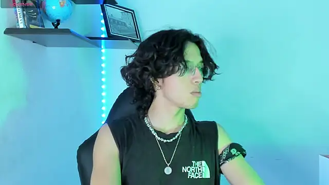 Snapshot of manu_vera chatting on October 24, 2025, 3:03 am manu vera online show from October 24, 2025, 3:03 am