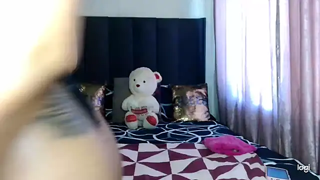 Snapshot of quenliyasa chatting on September 22, 2025, 7:54 am quenliyasa online show from September 22, 2025, 7:54 am