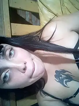 lucylovles online show from May 25, 2026, 4:51 am