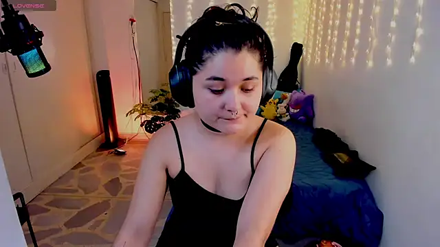 elylovegood online show from February 2, 2025, 7:04 pm