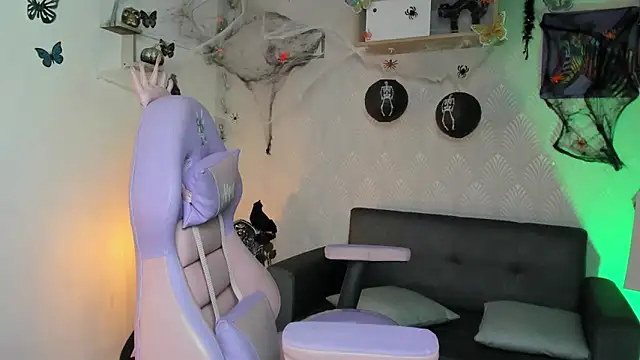 Alaia Love77 online show from October 19, 2025, 11:05 pm