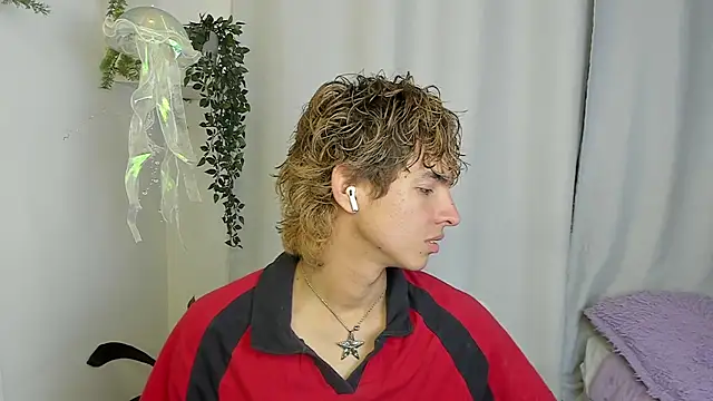 Snapshot of santy-kitty chatting on October 8, 2025, 3:15 am santy-kitty online show from October 8, 2025, 3:15 am