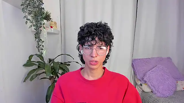 Snapshot of santy-kitty chatting on February 20, 2026, 12:07 am santy-kitty online show from February 20, 2026, 12:07 am