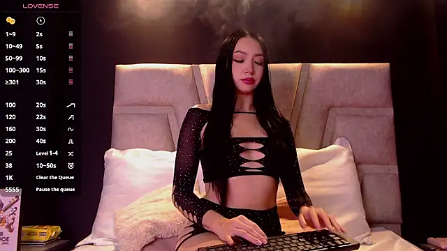 DanielaMarnt online show from February 27, 2025, 7:37 pm