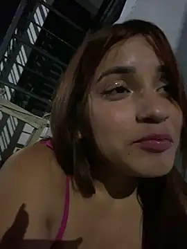 perlita05 online show from February 4, 2025, 2:39 am
