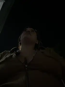 perlita05 online show from March 23, 2025, 4:27 am