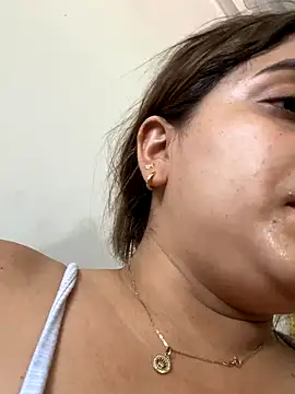 perlita05 online show from September 9, 2025, 8:30 pm