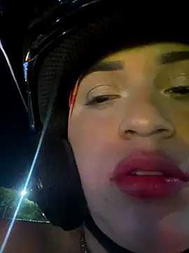 perlita05 online show from December 14, 2025, 12:49 am