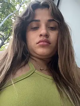 perlita05 online show from December 17, 2025, 10:27 pm