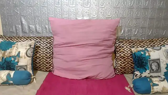 DiamondLuv29 online show from December 30, 2024, 5:04 am