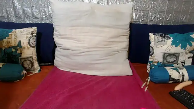 DiamondLuv29 online show from January 9, 2025, 9:06 am